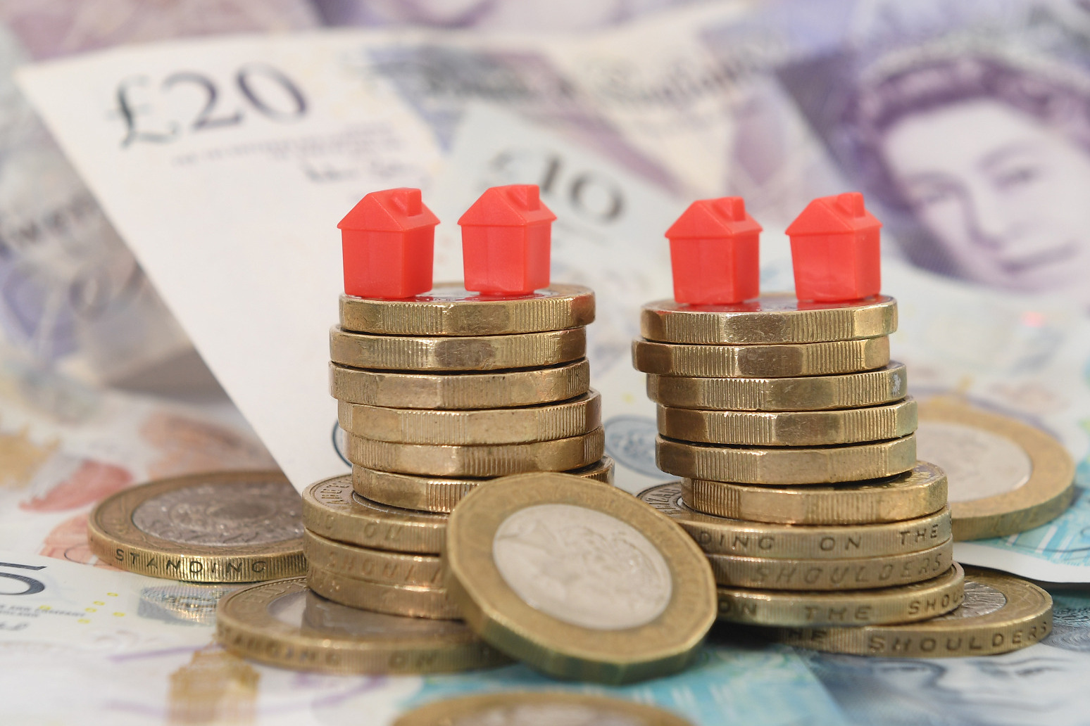 Net UK housing wealth ‘exceeded £7 trillion for the first time last year’ 
