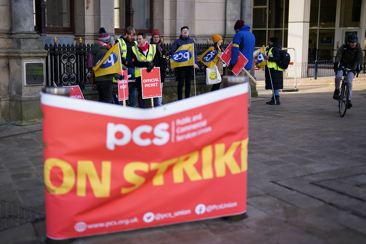 Animal and Plant Health Agency workers begin second week of strike action 