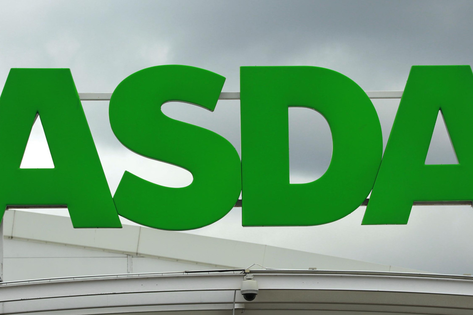 Asda announces 10% pay rise for hourly-paid store workers 