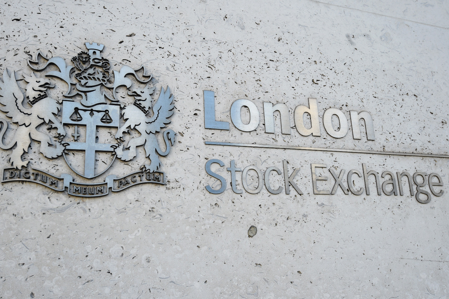 FTSE 100 hits record as traders celebrate easing recession fears 