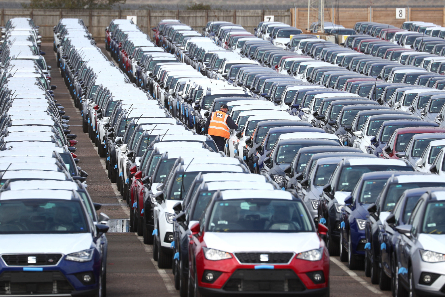 New car market grows for seventh month in a row 