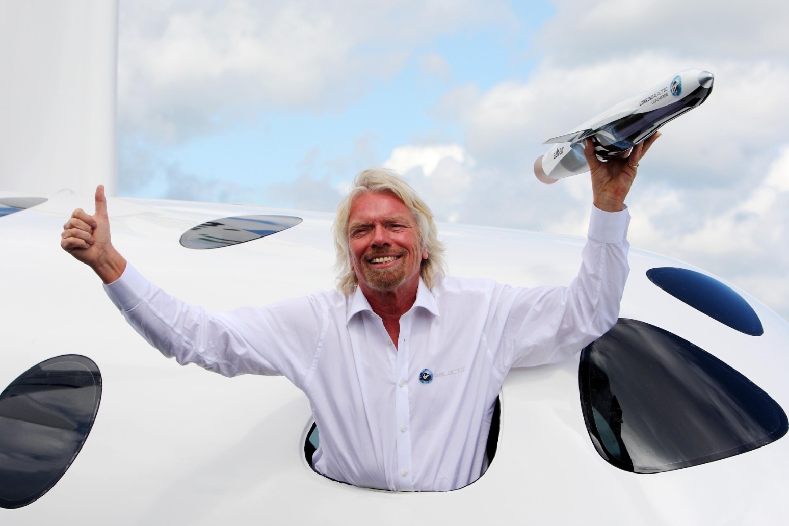 Virgin Galactic successfully blasts off to edge of space 