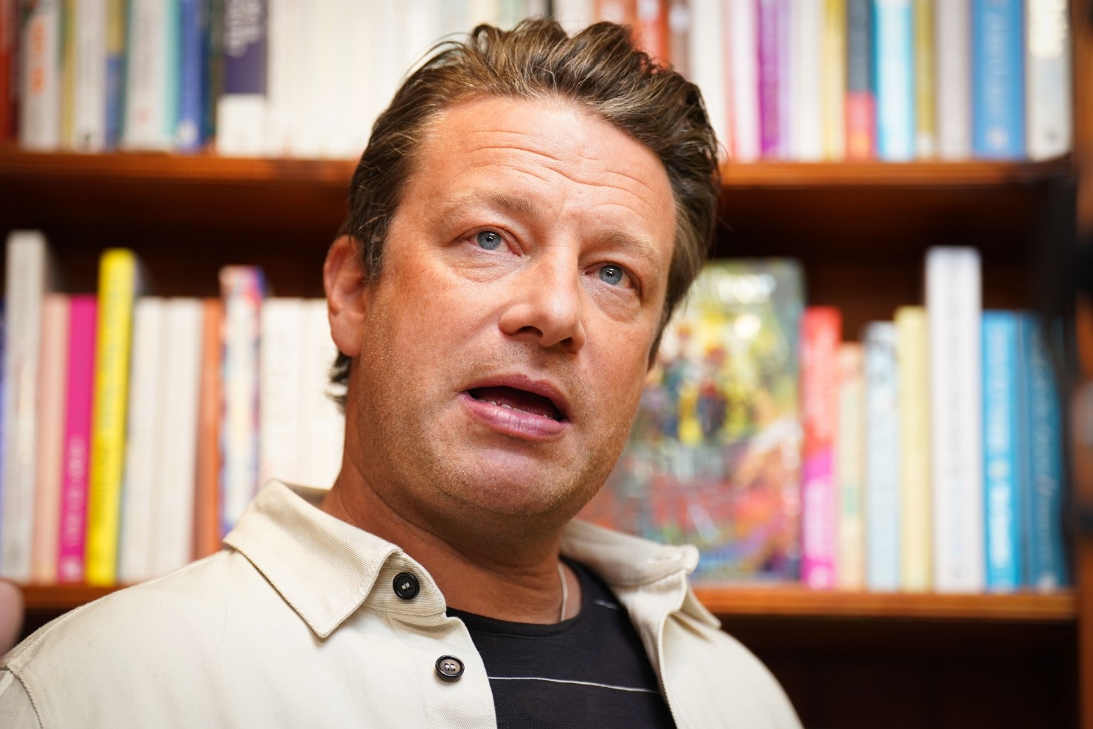 Jamie Oliver calls for vulnerable children to be given free school meals 