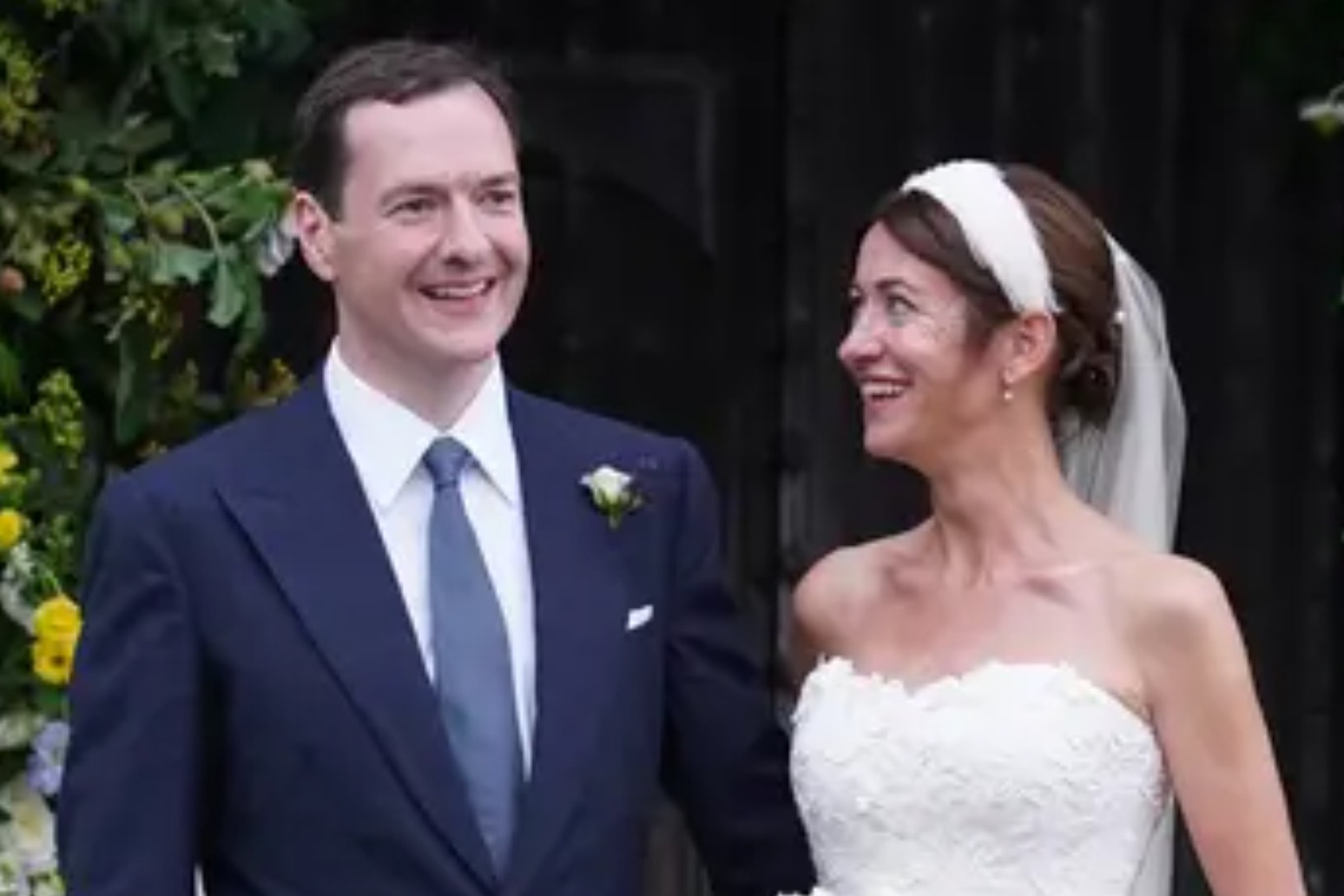 Osborne marries amid mystery email and confetti 