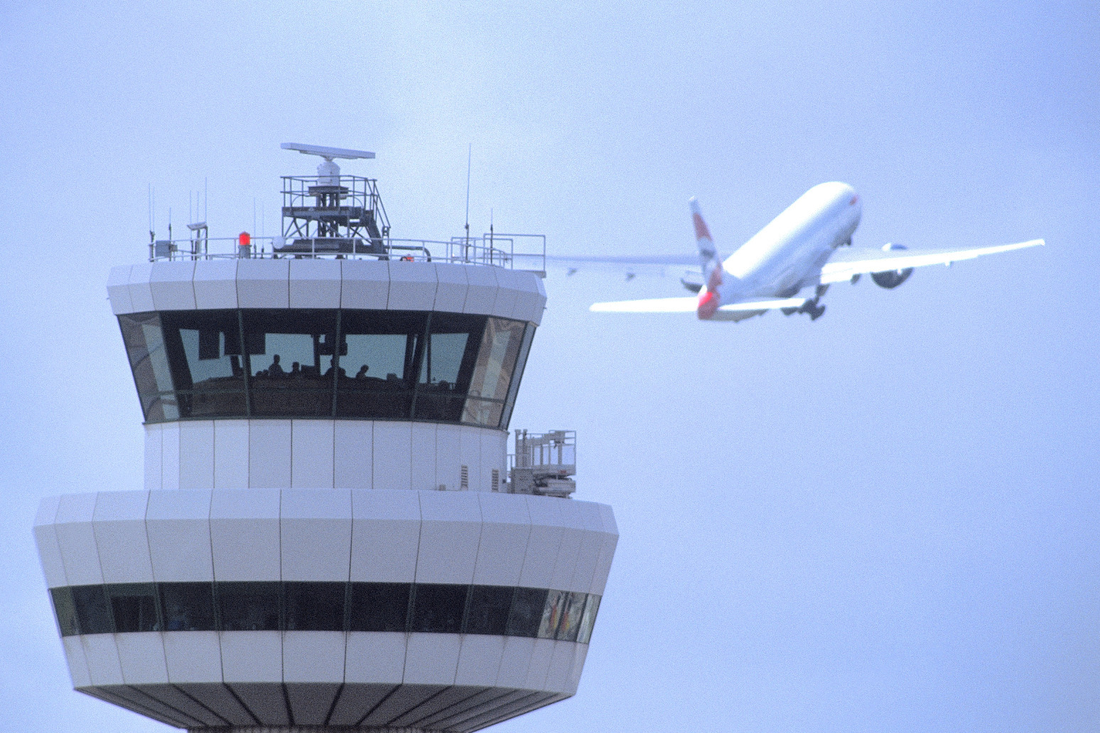 UK airspace hit by technical fault 