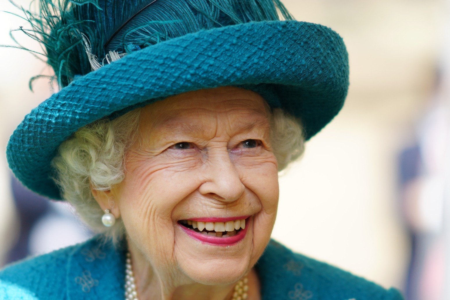 Committee to plan permanent memorial to the late Queen 